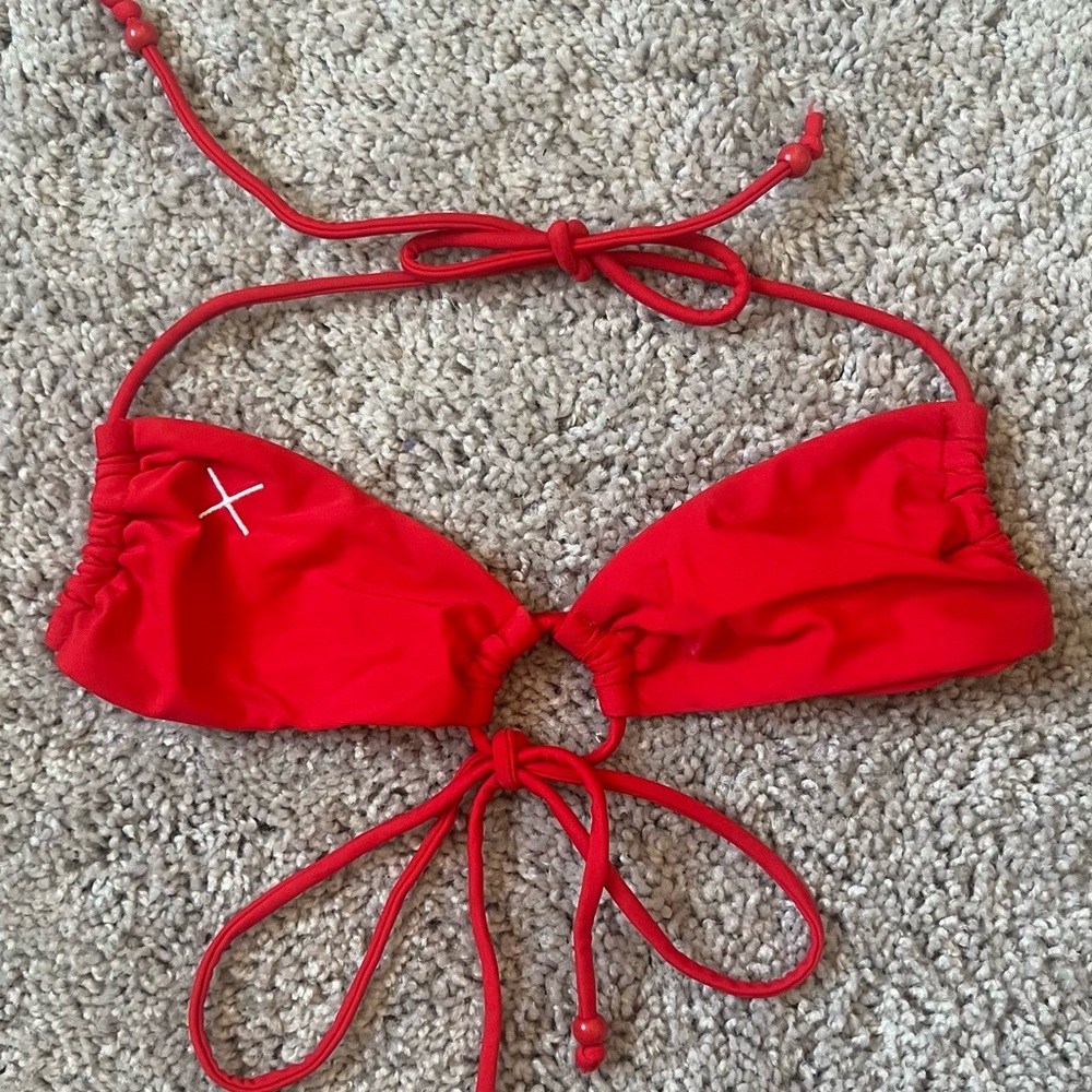 BoutineLa red top